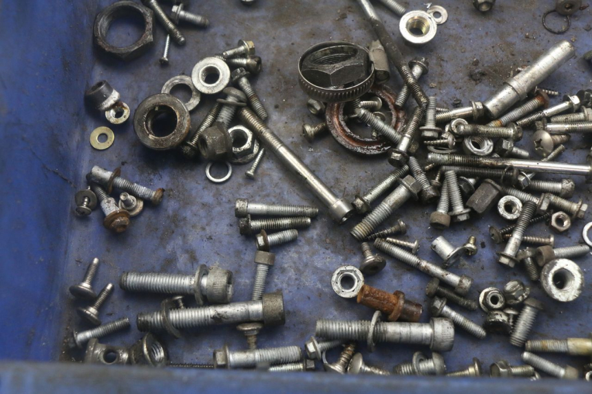 photo de SCREW FASTENER BAG APRILIA SCARABEO 100 (2003 - 2012) - Zoom on usage condition