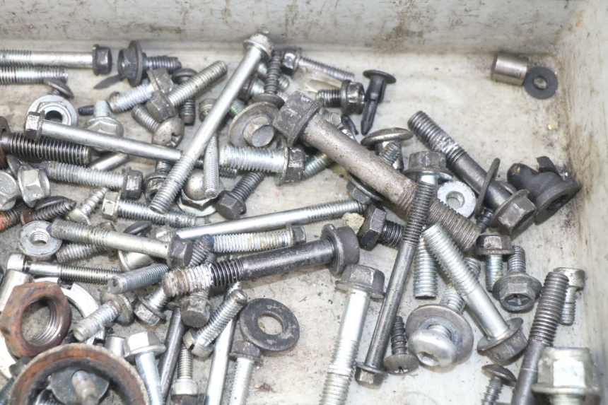 photo de SCREW BAG SUZUKI SIXTEEN 125 (2008 - 2010) - Alternative perspective