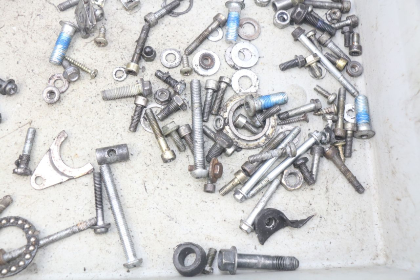 photo de SCREW FASTENER BAG YAMAHA SLIDER NAKED 50 (2004 - 2018) - Zoom on usage condition