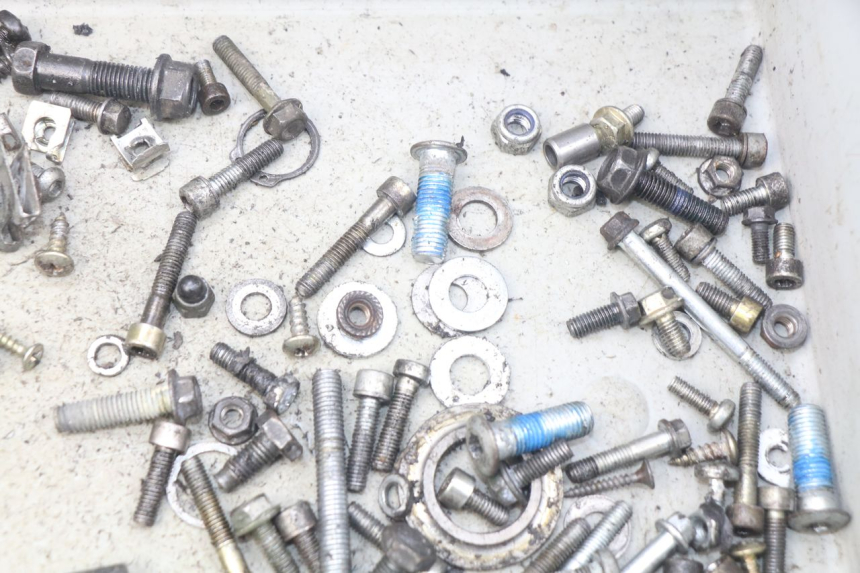 photo de SCREW FASTENER BAG YAMAHA SLIDER NAKED 50 (2004 - 2018) - Alternative perspective