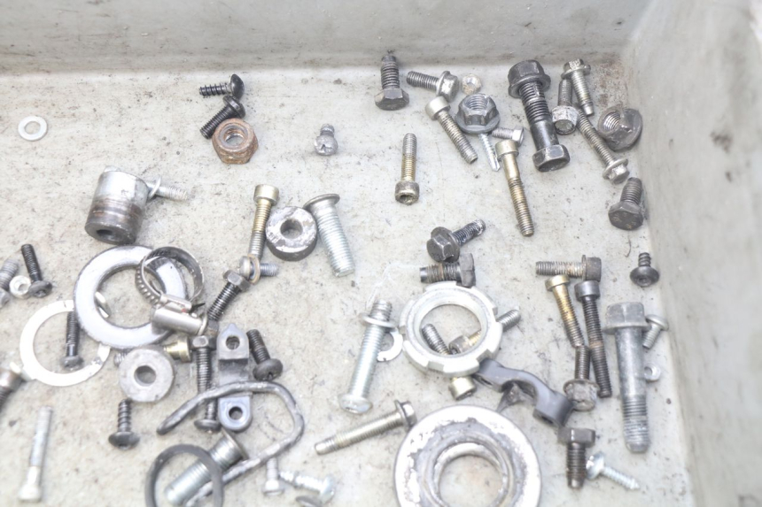 photo de SCREW FASTENER BAG YAMAHA SLIDER NAKED 50 (2004 - 2018) - Alternative perspective