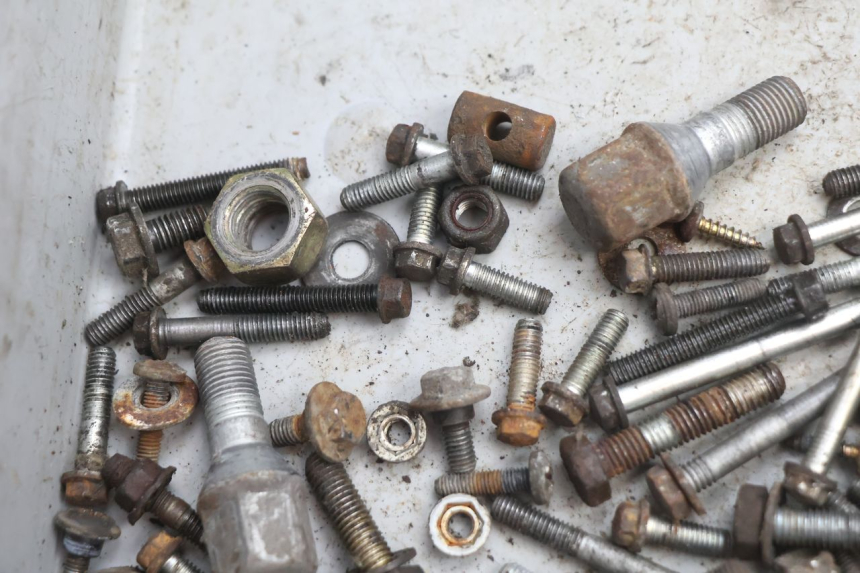 photo de SCREWS BAG PEUGEOT SPEEDFIGHT 2 AC 50 (2000 - 2009) - Component detail