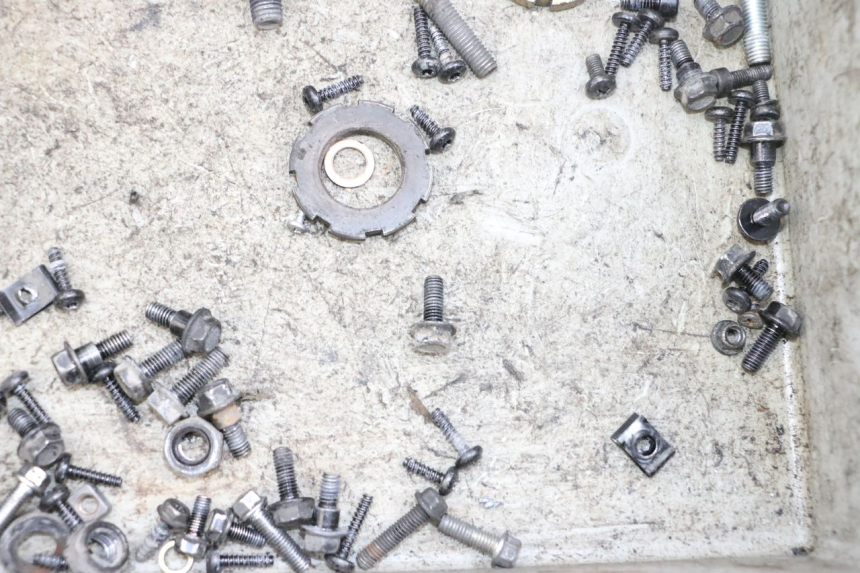 photo de SCREWS BAG PEUGEOT SPEEDFIGHT 4 4T EFI 50 (2021 - 2025) - Technical close-up