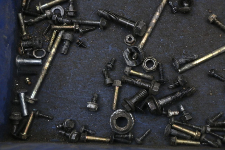 photo de SCREWS BAG PEUGEOT STREETZONE 2T 50 (2014 - 2019) - Alternative perspective