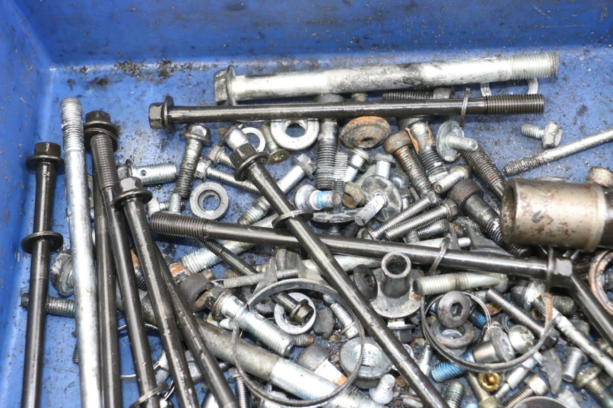 photo de SCREWS BAG SUZUKI GSX F GSXF 650 (2007 - 2015) - Alternative perspective