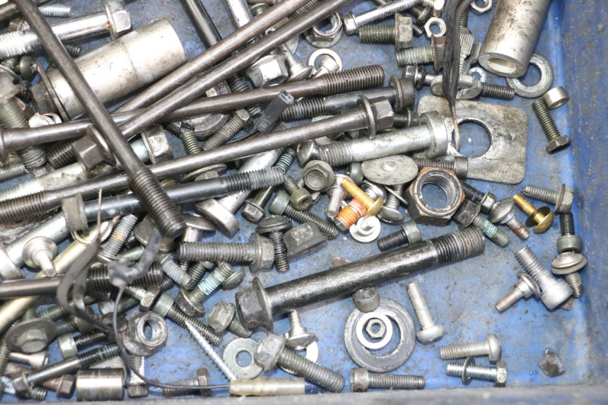 photo de SCREW FASTENER BAG SUZUKI SV S 650 (1999 - 2002) - Zoom on usage condition