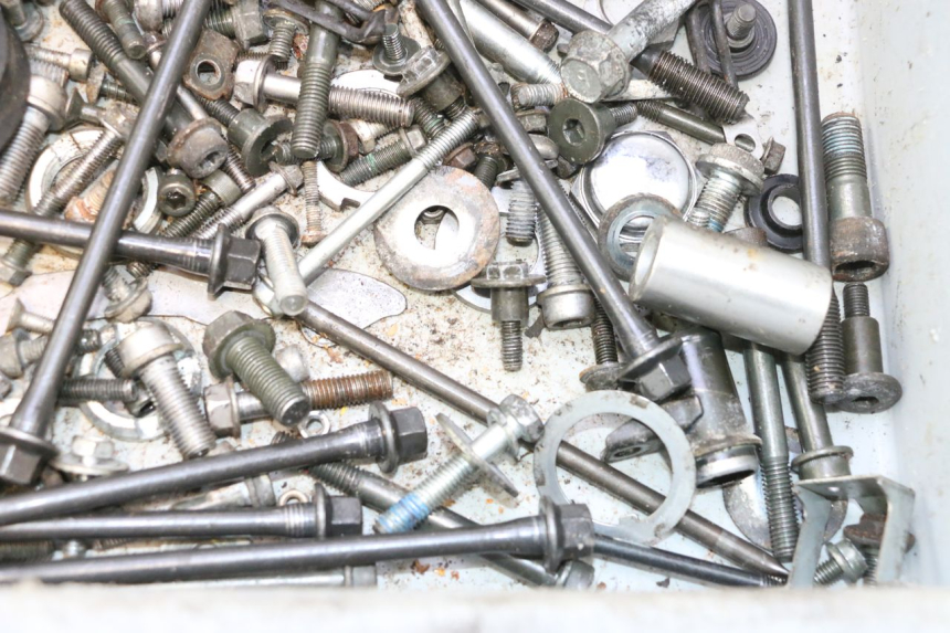 photo de SCREWS BAG SUZUKI SV S 650 (2003 - 2009) - Technical close-up