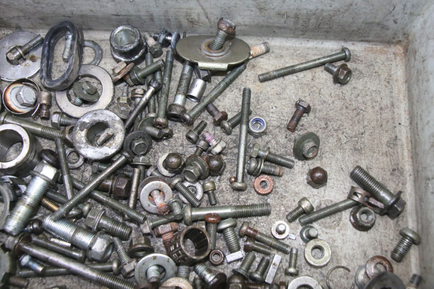 photo de SCREW FASTENER BAG YAMAHA TDR DELTABOX 125 (1997 - 2003) - Zoom on usage condition