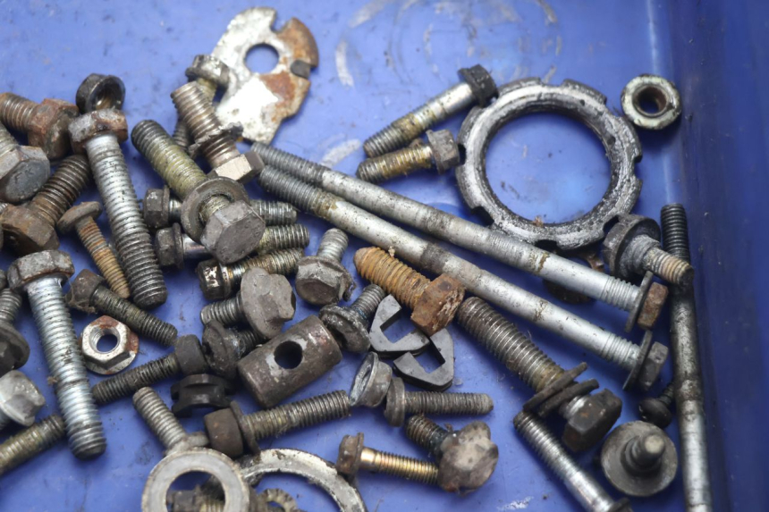 photo de SCREW FASTENER BAG PEUGEOT TREKKER 50 (1995 - 2004) - Zoom on usage condition