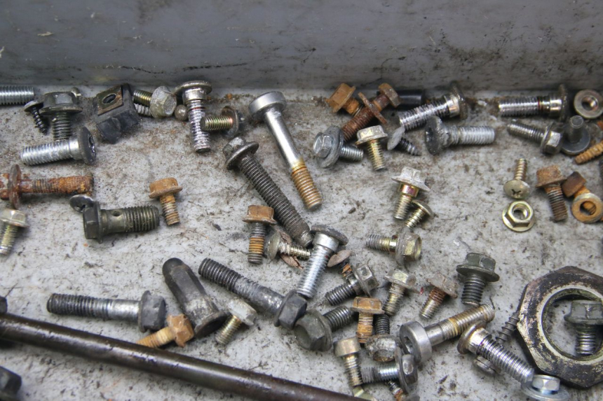 photo de SCREW FASTENER BAG PEUGEOT TWEET 4T 50 (2010 - 2014) - Product overview