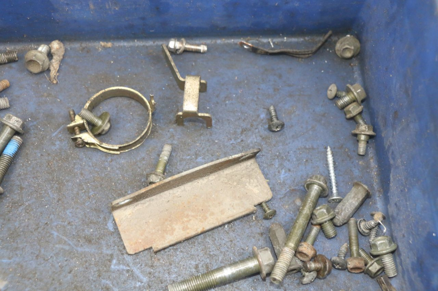 photo de SCREW FASTENER BAG PEUGEOT TWEET 4T 50 (2018 - 2022) - Alternative perspective