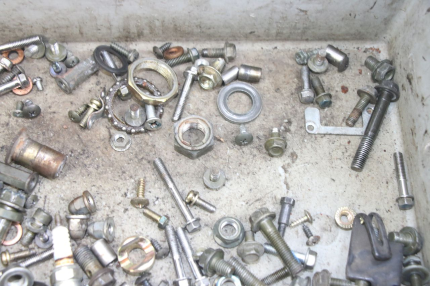 photo de SCREW FASTENER BAG PEUGEOT TWEET 4T 50 (2014 - 2019) - Alternative perspective