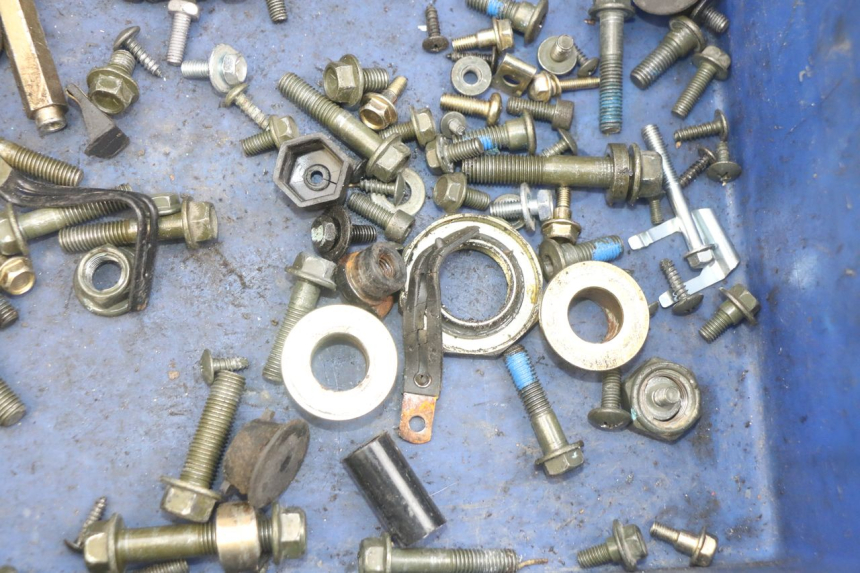 photo de SCREW FASTENER BAG PEUGEOT TWEET 125 (2018 - 2021) - Zoom on usage condition