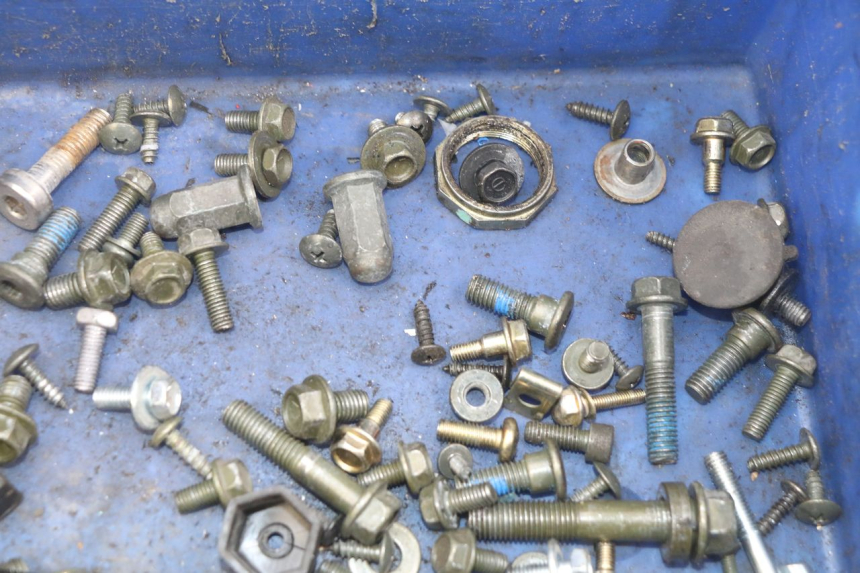 photo de SCREW FASTENER BAG PEUGEOT TWEET 125 (2018 - 2021) - Alternative perspective