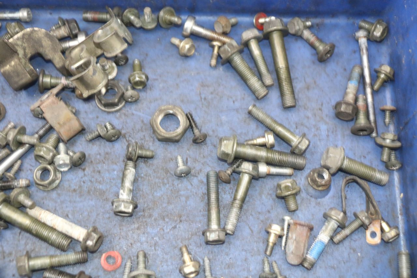 photo de SCREW FASTENER BAG PEUGEOT TWEET 125 (2018 - 2021) - Zoom on usage condition