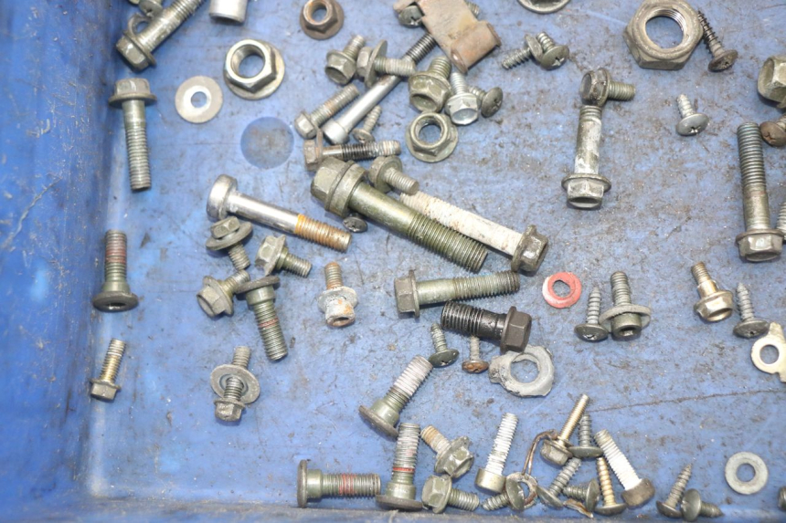 photo de SCREW FASTENER BAG PEUGEOT TWEET 125 (2018 - 2021) - Alternative perspective