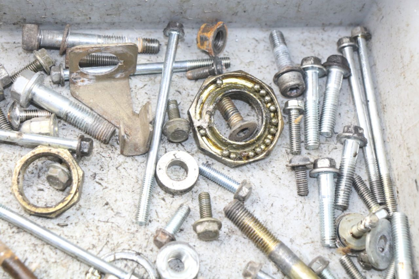 photo de SCREW FASTENER BAG PEUGEOT V-CLIC VCLIC 50 (2007 - 2013) - Technical close-up