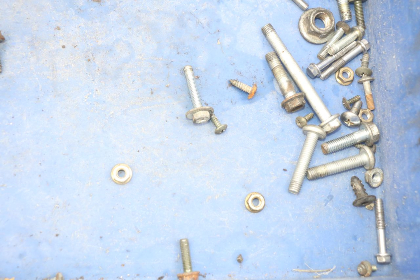 photo de SCREW FASTENER BAG PEUGEOT V-CLIC VCLIC 50 (2007 - 2013) - Zoom on usage condition