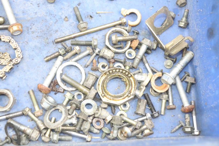 photo de SCREW FASTENER BAG PEUGEOT V-CLIC VCLIC 50 (2007 - 2013) - Alternative perspective