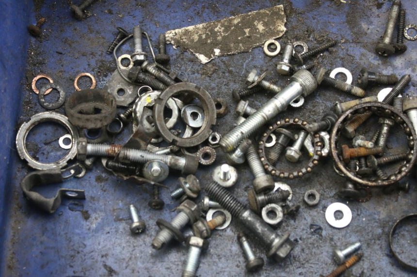 photo de SCREW FASTENER BAG PIAGGIO VESPA LX 2T 50 (2005 - 2013) - Zoom on usage condition