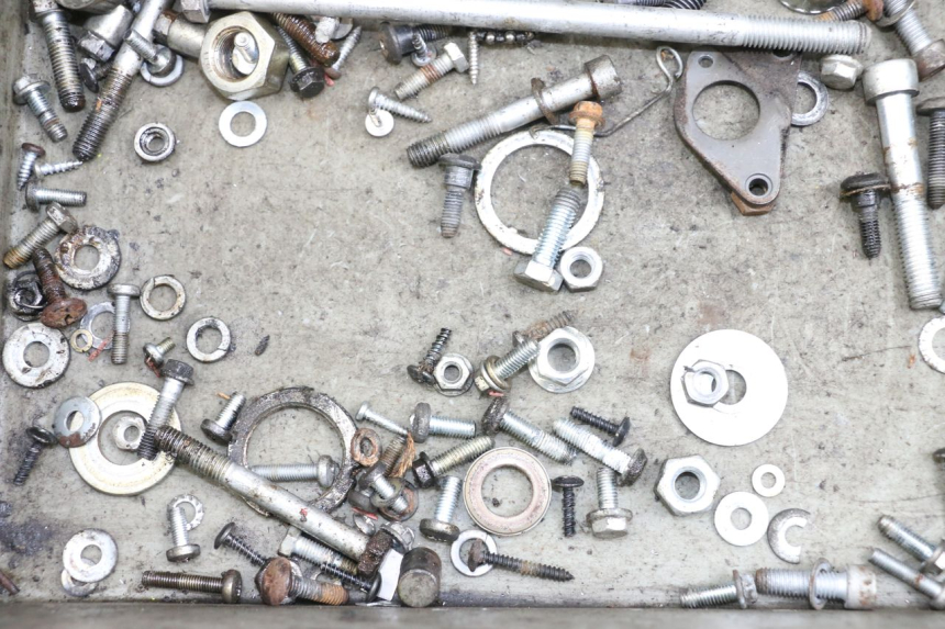 photo de SCREW FASTENER BAG PIAGGIO VESPA LX 2T 50 (2005 - 2013) - Zoom on usage condition