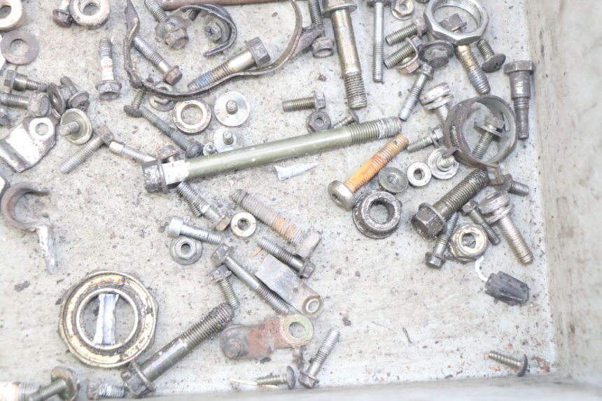 photo de SCREW FASTENER BAG KYMCO VITALITY 2T 50 (2004 - 2010) - Zoom on usage condition