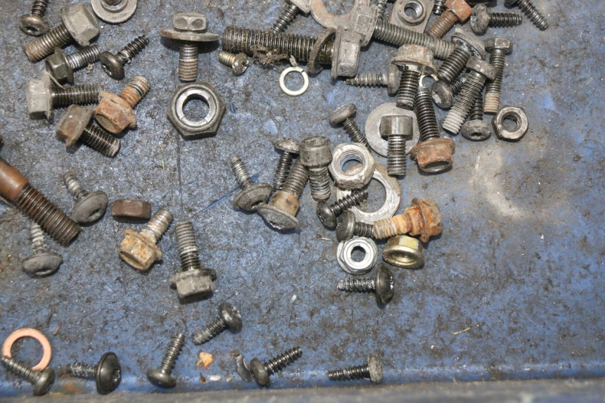 photo de SCREW FASTENER BAG PEUGEOT VIVACITY NEW 4T 50 (2008 - 2017) - Technical close-up