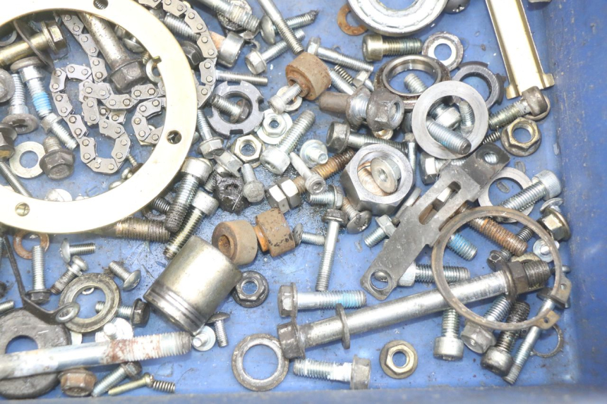 photo de SCREW FASTENER BAG DAELIM VJ ROADWIN FI 125 (2008 - 2017) - Zoom on usage condition