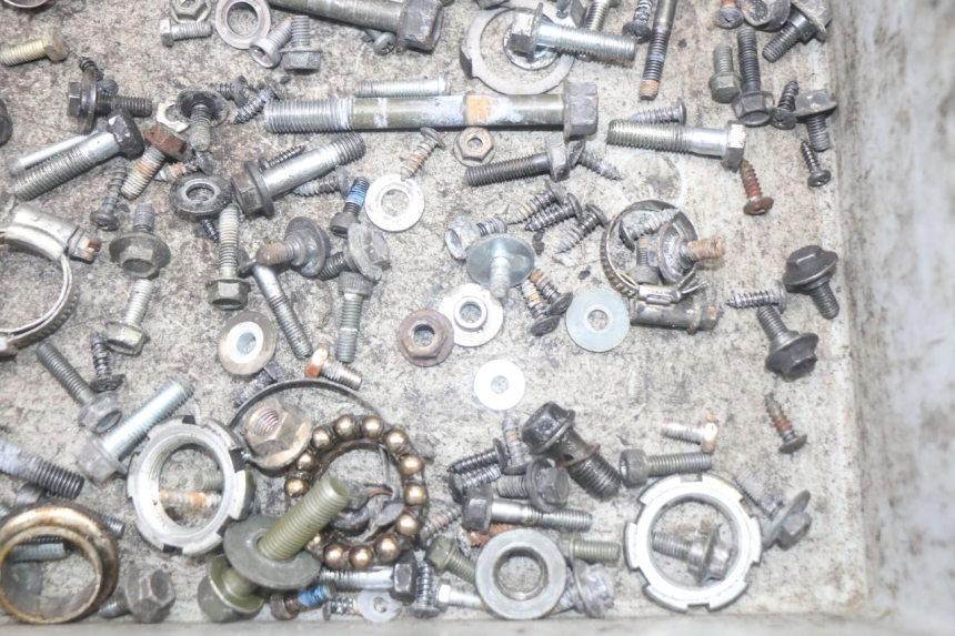 photo de SCREW FASTENER BAG YAMAHA XMAX X-MAX 125 (2006 - 2009) - Technical close-up