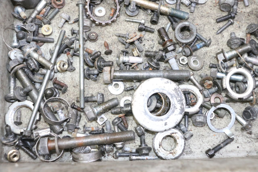 photo de SCREW FASTENER BAG YAMAHA X-MAX XMAX 250 (2006 - 2009) - Alternative perspective