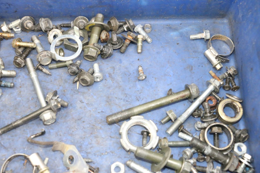 photo de SCREW FASTENER BAG YAMAHA XMAX X-MAX 125 (2006 - 2009) - Zoom on usage condition