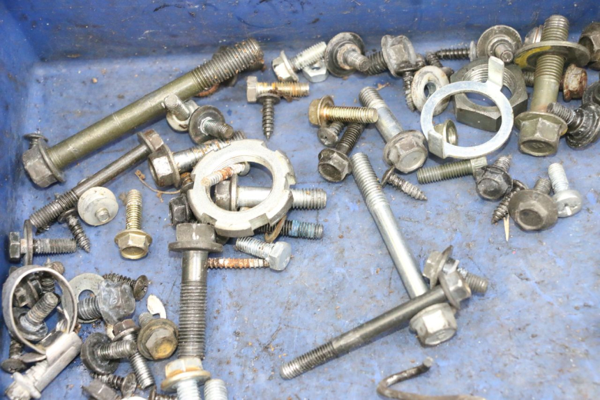 photo de SCREW FASTENER BAG YAMAHA XMAX X-MAX 125 (2006 - 2009) - Alternative perspective