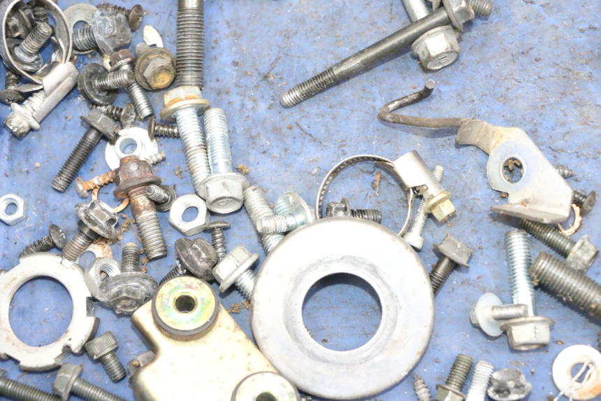 photo de SCREW FASTENER BAG YAMAHA XMAX X-MAX 125 (2006 - 2009) - Technical close-up