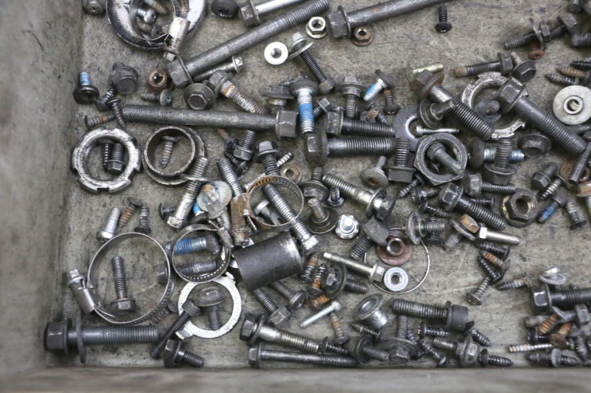 photo de SCREW FASTENER BAG YAMAHA XMAX X-MAX 125 (2006 - 2009) - Technical close-up