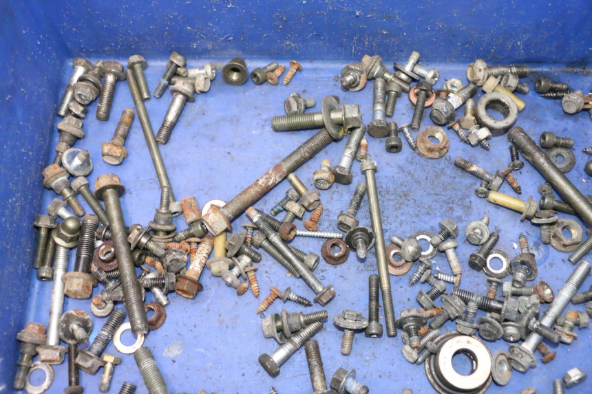photo de SCREW FASTENER BAG YAMAHA XMAX X-MAX 125 (2006 - 2009) - Zoom on usage condition