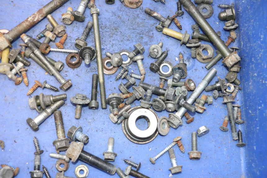 photo de SCREW FASTENER BAG YAMAHA XMAX X-MAX 125 (2006 - 2009) - Technical close-up