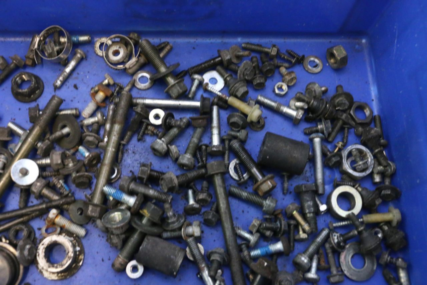 photo de SCREW FASTENER BAG YAMAHA XMAX X-MAX 125 (2006 - 2009) - Zoom on usage condition