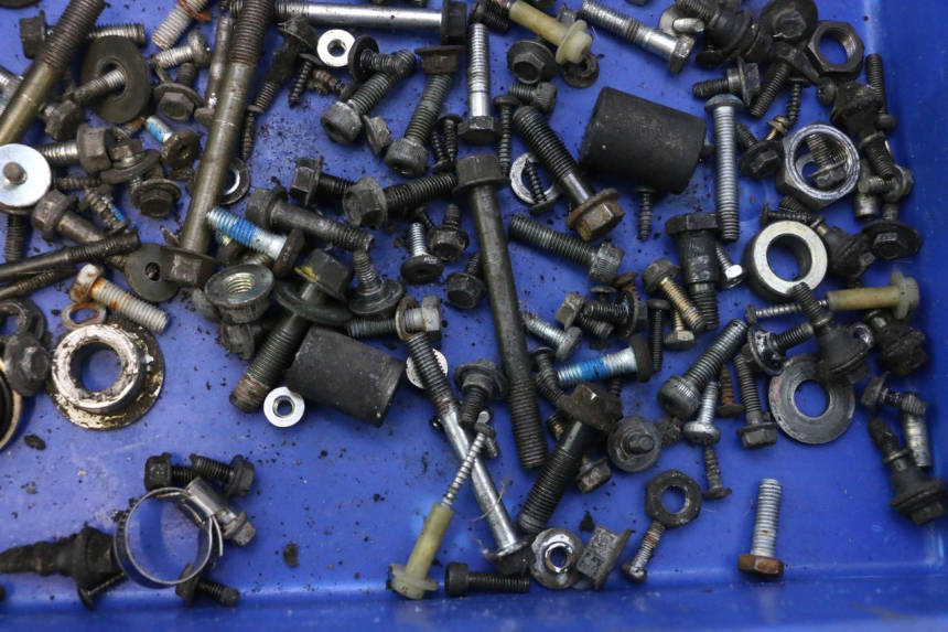 photo de SCREW FASTENER BAG YAMAHA XMAX X-MAX 125 (2006 - 2009) - Alternative perspective