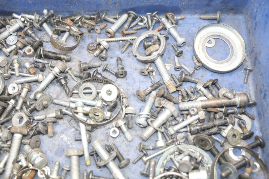 photo de SCREW FASTENER BAG PIAGGIO X10 125 (2012 - 2017) - Zoom on usage condition