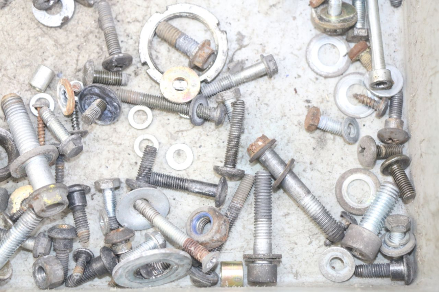 photo de SCREW FASTENER BAG PIAGGIO X8 125 (2004 - 2007) - Zoom on usage condition