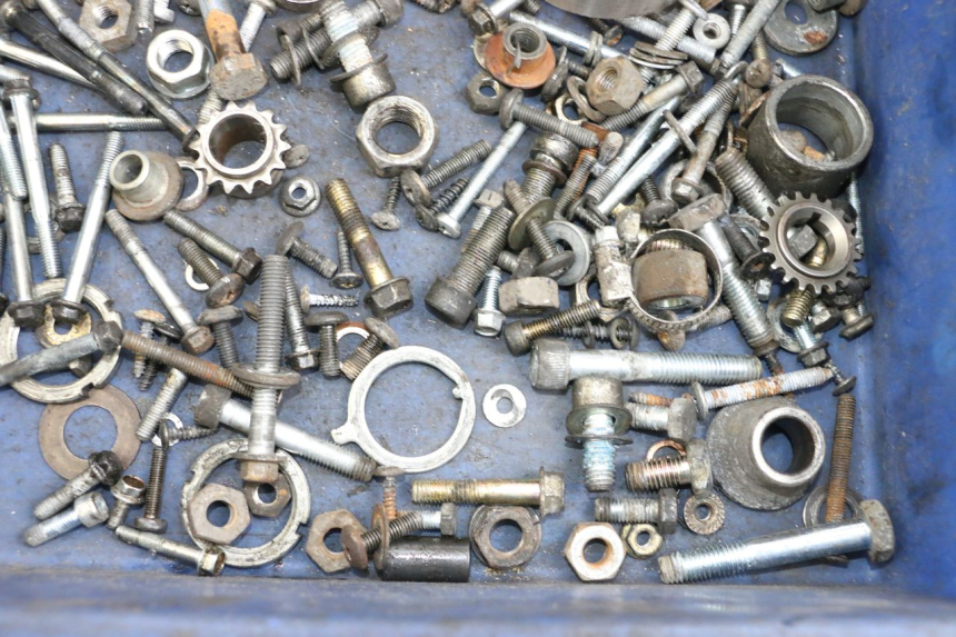 photo de SCREW FASTENER BAG PIAGGIO X9 125 (2000 - 2003) - Zoom on usage condition