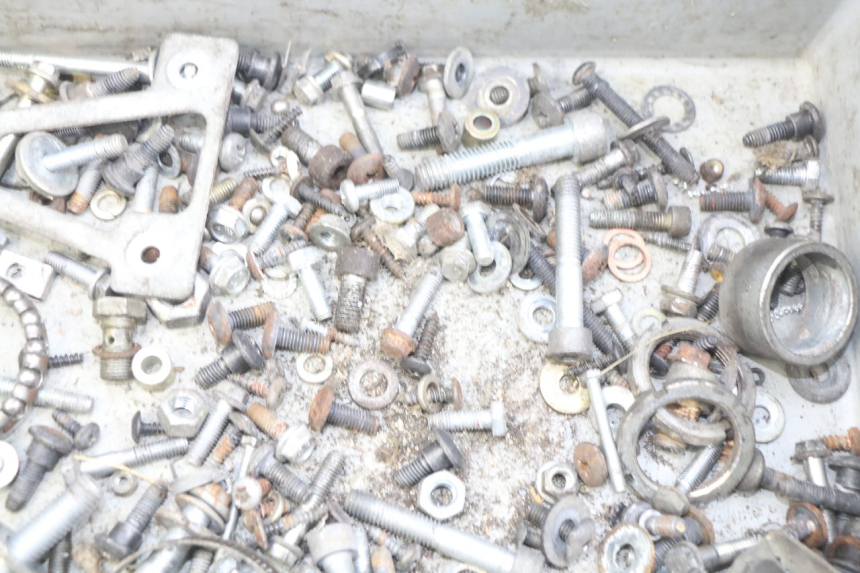 photo de SCREW FASTENER BAG PIAGGIO XEVO - X EVO 125 (2007 - 2017) - Zoom on usage condition