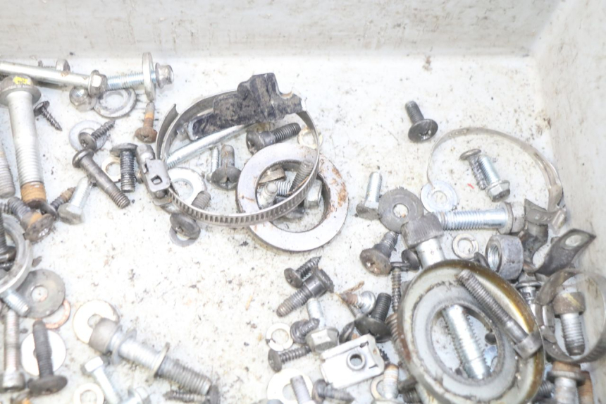 photo de SCREW FASTENER BAG PIAGGIO XEVO - X EVO 125 (2007 - 2017) - Alternative perspective