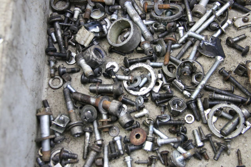 photo de SCREW FASTENER BAG PIAGGIO XEVO - X EVO 125 (2007 - 2017) - Zoom on usage condition