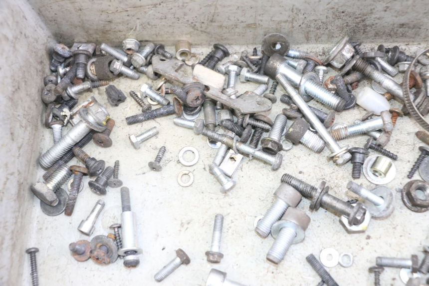 photo de SCREW FASTENER BAG PIAGGIO XEVO - X EVO 125 (2007 - 2017) - Zoom on usage condition