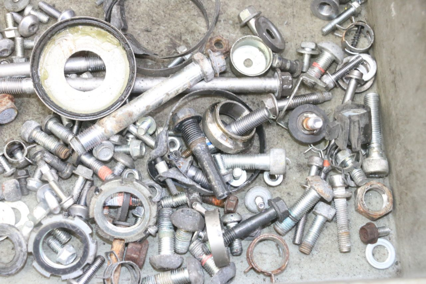 photo de SCREWS BAG YAMAHA XJ6 ABS 600 (2008 - 2016) - Zoom on usage condition