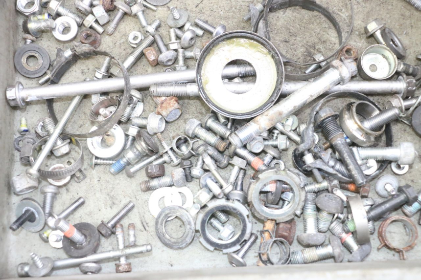 photo de SCREWS BAG YAMAHA XJ6 ABS 600 (2008 - 2016) - Alternative perspective