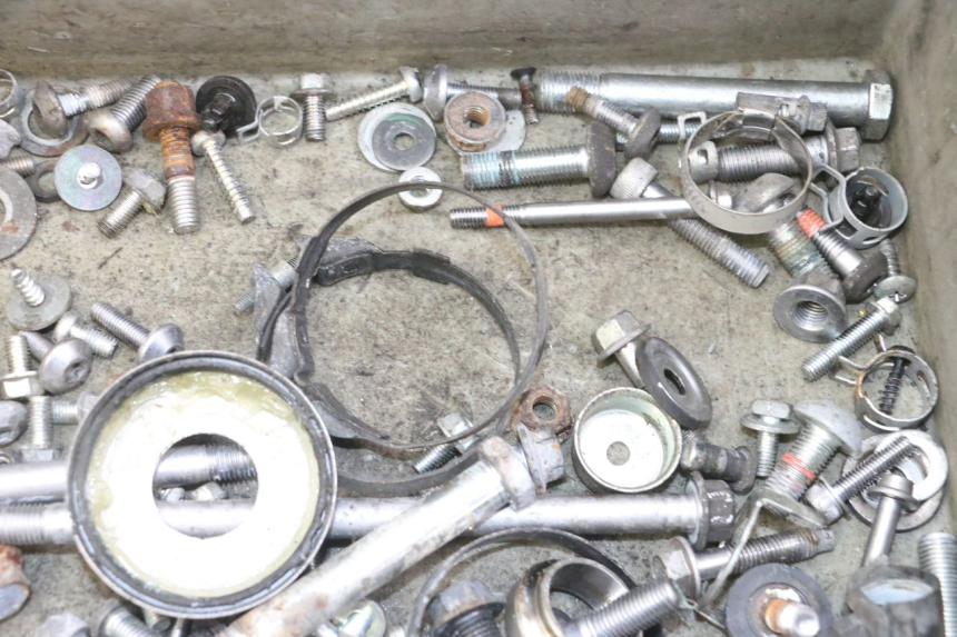 photo de SCREWS BAG YAMAHA XJ6 ABS 600 (2008 - 2016) - Technical close-up