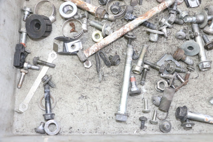 photo de SCREWS BAG HONDA XLV VARADERO 125 (2000 - 2006) - Alternative perspective