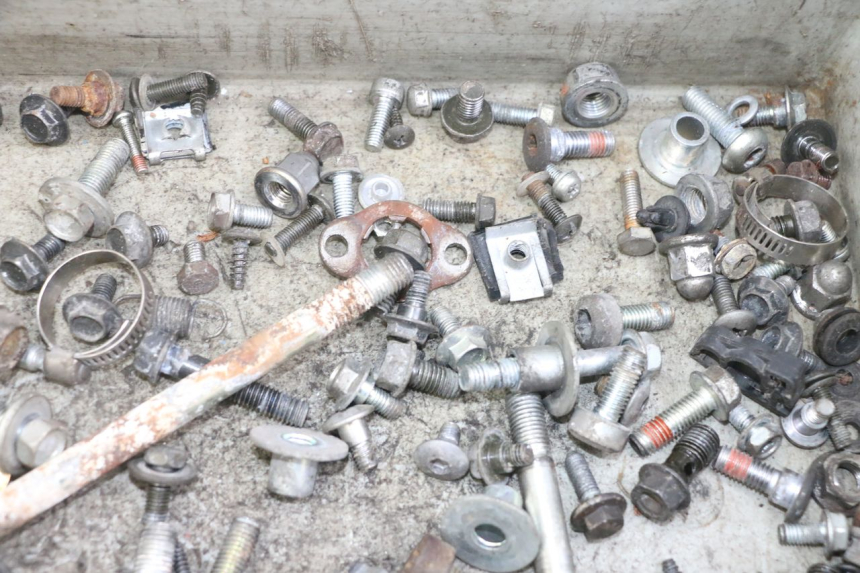 photo de SCREWS BAG HONDA XLV VARADERO 125 (2000 - 2006) - Technical close-up